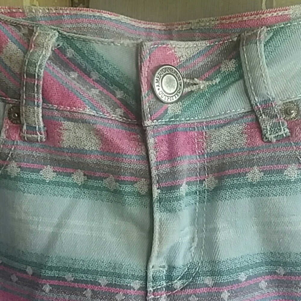 American Eagle Aztek Stretch Jean  Shorts - Picture 3 of 6